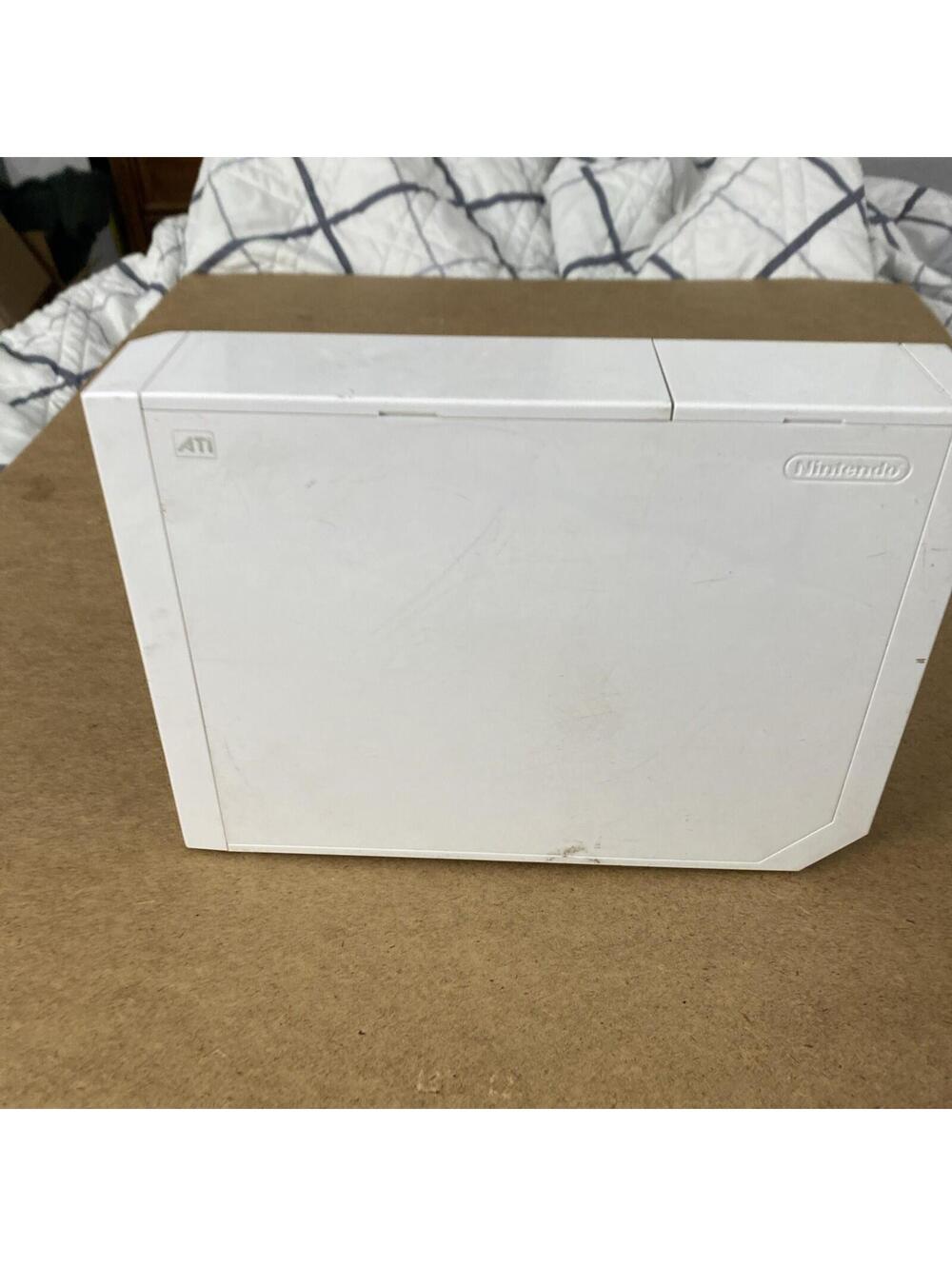 Nintendo Wii Game System Console with 2-REMOTES Bundle ALSO PLAYS GAMECUBE Games - Picture 6 of 9